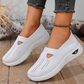👟 Oddychające buty ortopedyczne – 50% ZNIŻKI! OFERTA LIMITOWANA! Antypoślizgowe, lekkie i przewiewne – idealne na co dzień, do pracy i na długie spacery. Zapewniają komfort i wsparcie dla stóp, nie ucząc duszności. 👣💨✨