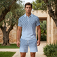 👕 Męski zestaw – koszulka z kołnierzykiem + spodenki – 50% ZNIŻKI!🌊 OFERTA LIMITOWANA!Geometryczny nadruk, oddychająca tkanina, nowoczesny i spójny look – idealny na lato, plażę i codzienne wyjścia.Lekki, wygodny i stylowy.💪✨