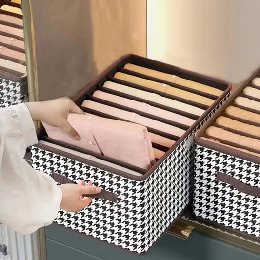 📦 Składane pudełko na ubrania – 50% ZNIŻKI! KUP 1 → 1 GRATIS! OFERTA 🧺✨LIMITOWANA!Oszczędza miejsce w szafie i ułatwia utrzymanie porządku. Twoja garderoba wreszcie będzie zorganizowana! 🏠