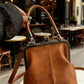 👜 Vintage torebka z zapięciem kiss‑lock – 50% ZNIŻKI! OFERTA LIMITOWANA!🌸🛍️2w1 – torebka i torba na ramię, wykonana z miękkiej skóry ekologicznej w stylu retro. Pasuje do każdej stylizacji i dodaje klasy każdej kobiecie! ✨
