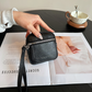 👛 Mini portmonetka z paskiem na nadgarstek – 50% ZNIŻKI! OFERTA TYGODNIOWA! Minimalistyczny design, lekka i poręczna – idealna na klucze, drobne i kartę. Noszona na nadgarstku lub w dłoni. Stylowa i funkcjonalna na co dzień! ✨🌸