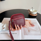 👛 Mini portmonetka z paskiem na nadgarstek – 50% ZNIŻKI! OFERTA TYGODNIOWA! Minimalistyczny design, lekka i poręczna – idealna na klucze, drobne i kartę. Noszona na nadgarstku lub w dłoni. Stylowa i funkcjonalna na co dzień! ✨🌸