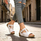 👡 Sandały na koturnie – 50% ZNIŻKI! OFERTA LIMITOWANA! Oddychające, regulowane dopasowanie – idealne na lato. Lekkie, wygodne i stabilne – sprawdzą się na plażę, spacer i co dzień. 🌊☀️💃
