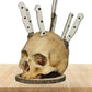 💀 Uchwyt na noże w kształcie czaszki – 50% ZNIŻKI! KUP 2 I OSZCZĘDŹ 50 ZŁ! OFERTA LIMITOWANA!🗡️ Solidny, stabilny i niepowtarzalny – wykonany z żywicy, pasuje do wszystkich noży.🔥