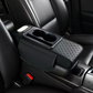 🚗 Organizer do podłokietnika samochodowego – 50% ZNIŻKI! OFERTA LIMITOWANA!☕📱 Z uchwytami na kubki, praktycznymi przegrodami i dużą pojemnością – utrzymuje porządek w samochodzie.Pasuje do większości modeli, łatwy montaż.🧳